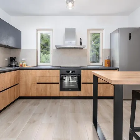 Oliveti Torre * Frata