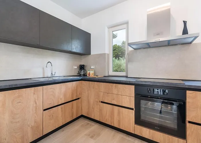 Oliveti Torre Villa Frata